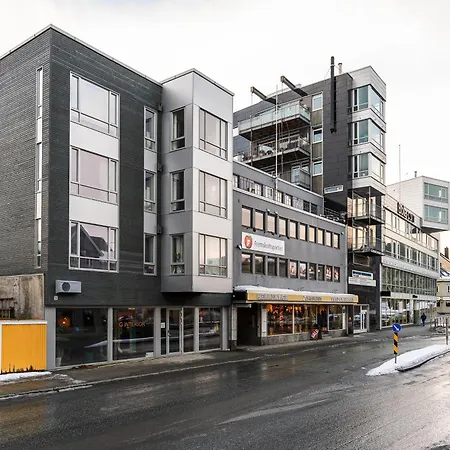 Center 2 Bedroom And Parking ترومسو